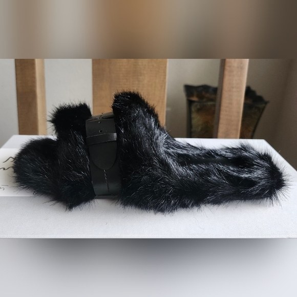 Robert Clergerie Irina Black Faux Fur Sandals Sz 6 - Picture 2 of 8